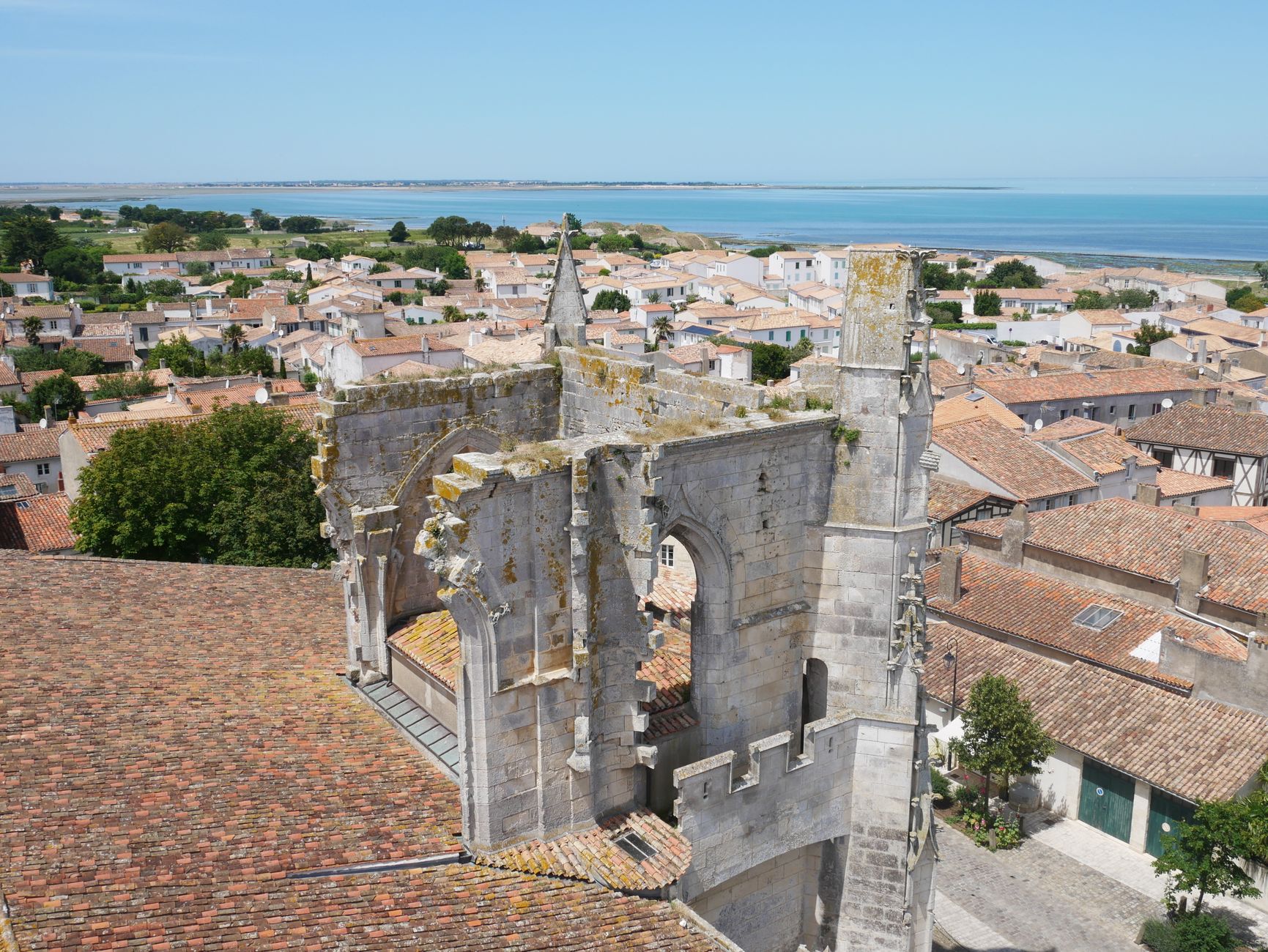 Bâchage de toiture équipe à Vaulx-en-Velin